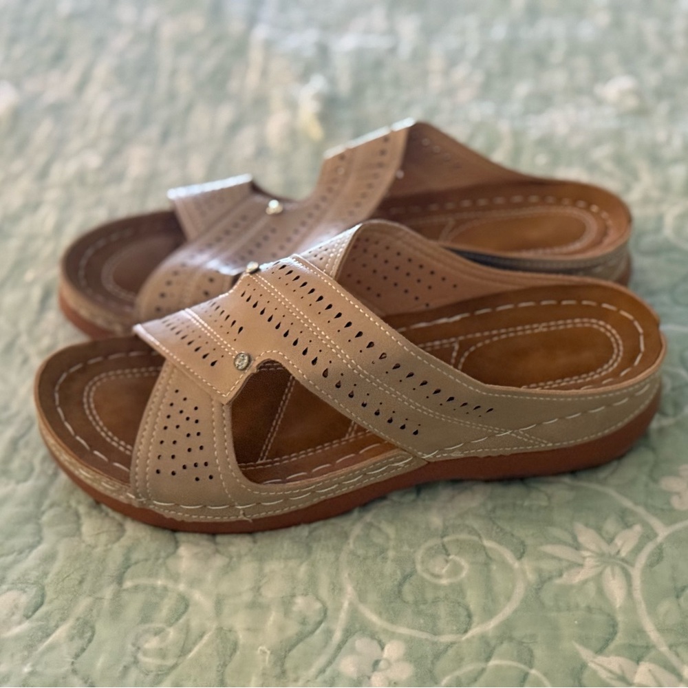 Stylish Tan Women's Sandals